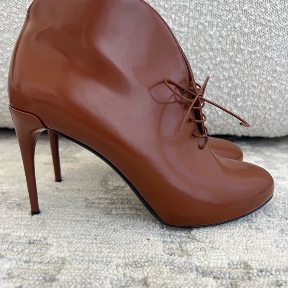 Gucci Leather Ankle Lace-Up Boots, size 38 1/2 - Picture 5 of 6